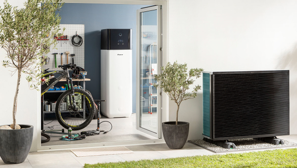 Akce do konce května: K tepelnému čerpadlu Daikin bojler zdarma!
