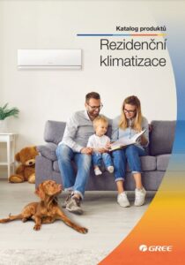 Katalog rezidenčních klimatizací GREE – moderní nástěnná klimatizace v obývacím pokoji